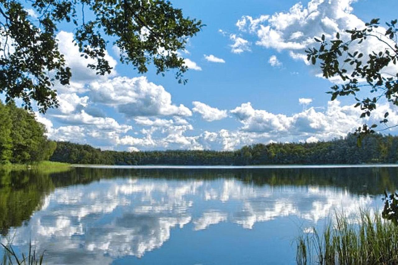 Holiday Home Close To The Lake Shore, Dabrowica Dabrowica  Esterno foto